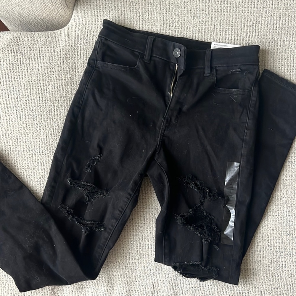 New with tags American Eagle ripped skinny jeans Next Level Stretch